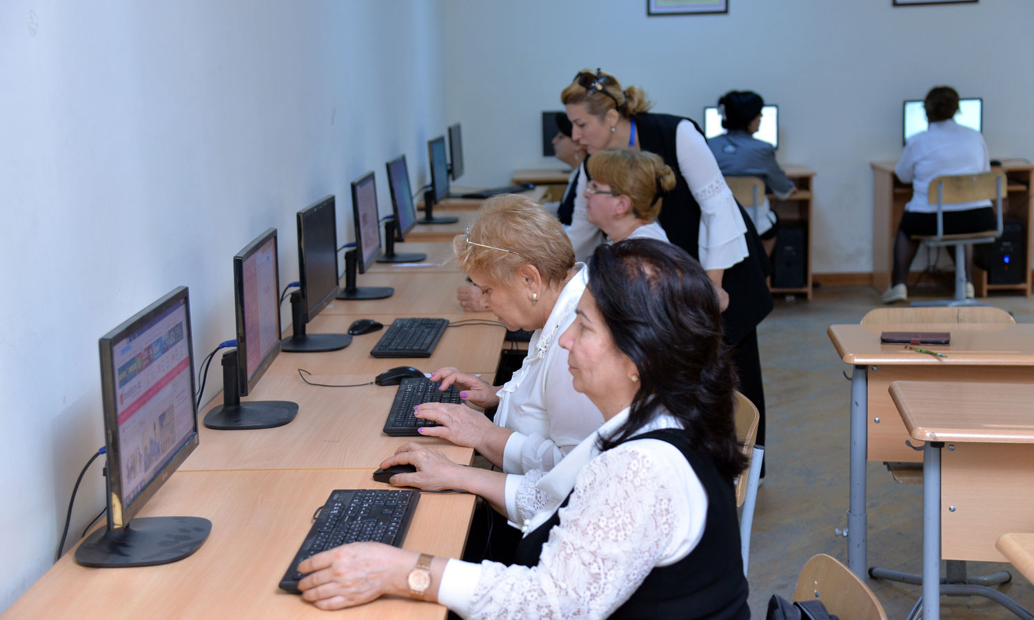 Müəllimlər üçün stajkeçmə xidməti