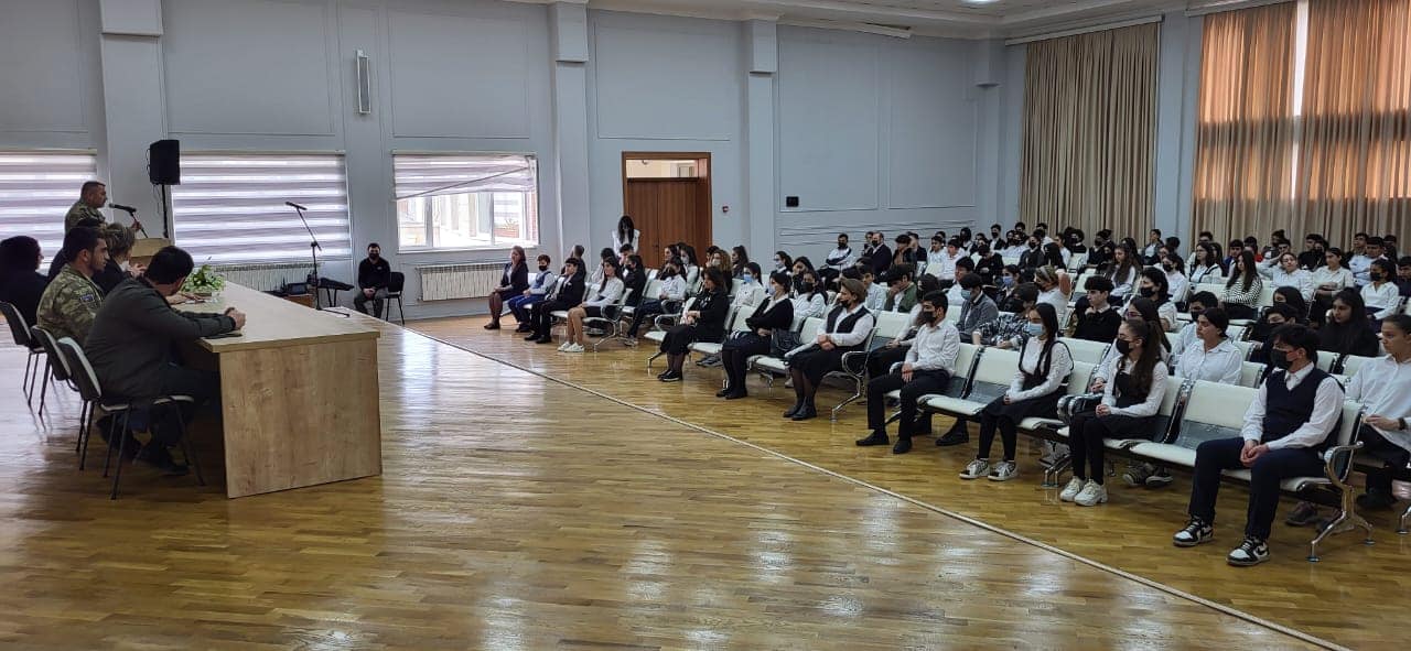 Paytaxt məktəblərində Aprel döyüşlərinə həsr olunan tədbirlər