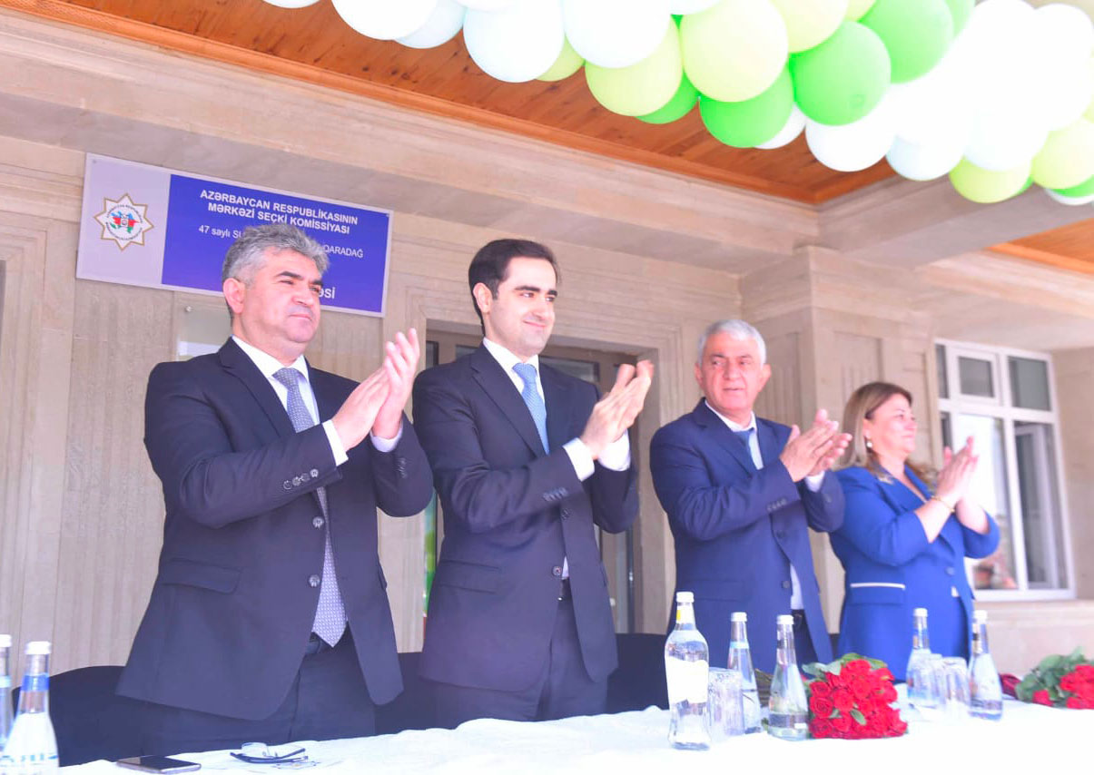 Paytaxt məktəblərində “Son zəng” tədbirləri keçirilib