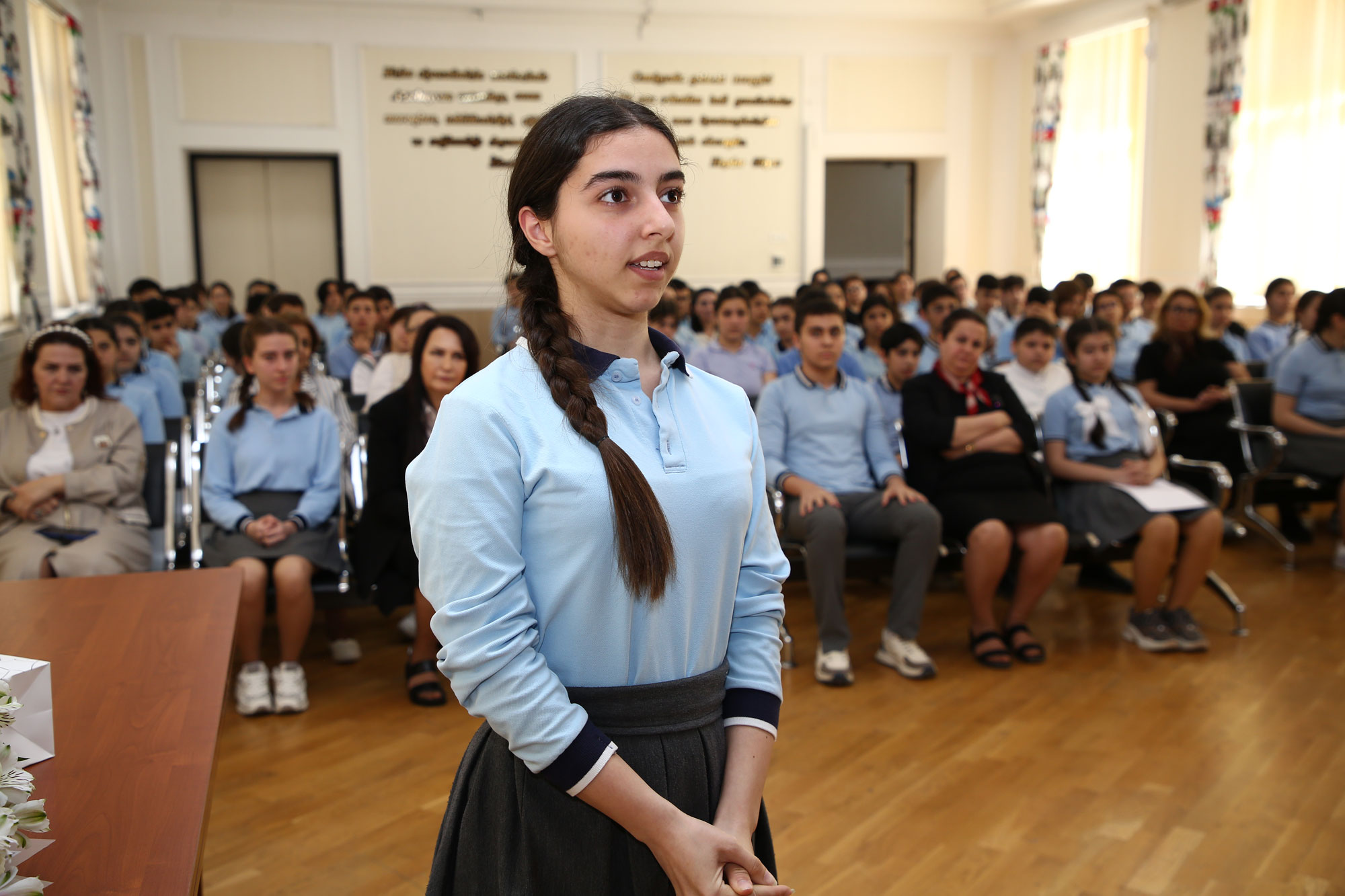 Xalq artisti Rasim Balayev məktəblilərlə görüşüb - FOTOLAR