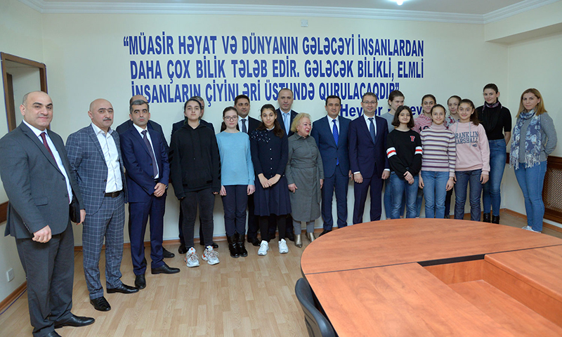 Dünya çempionatında iştirak edəcək idmançı şagirdlərlə görüş