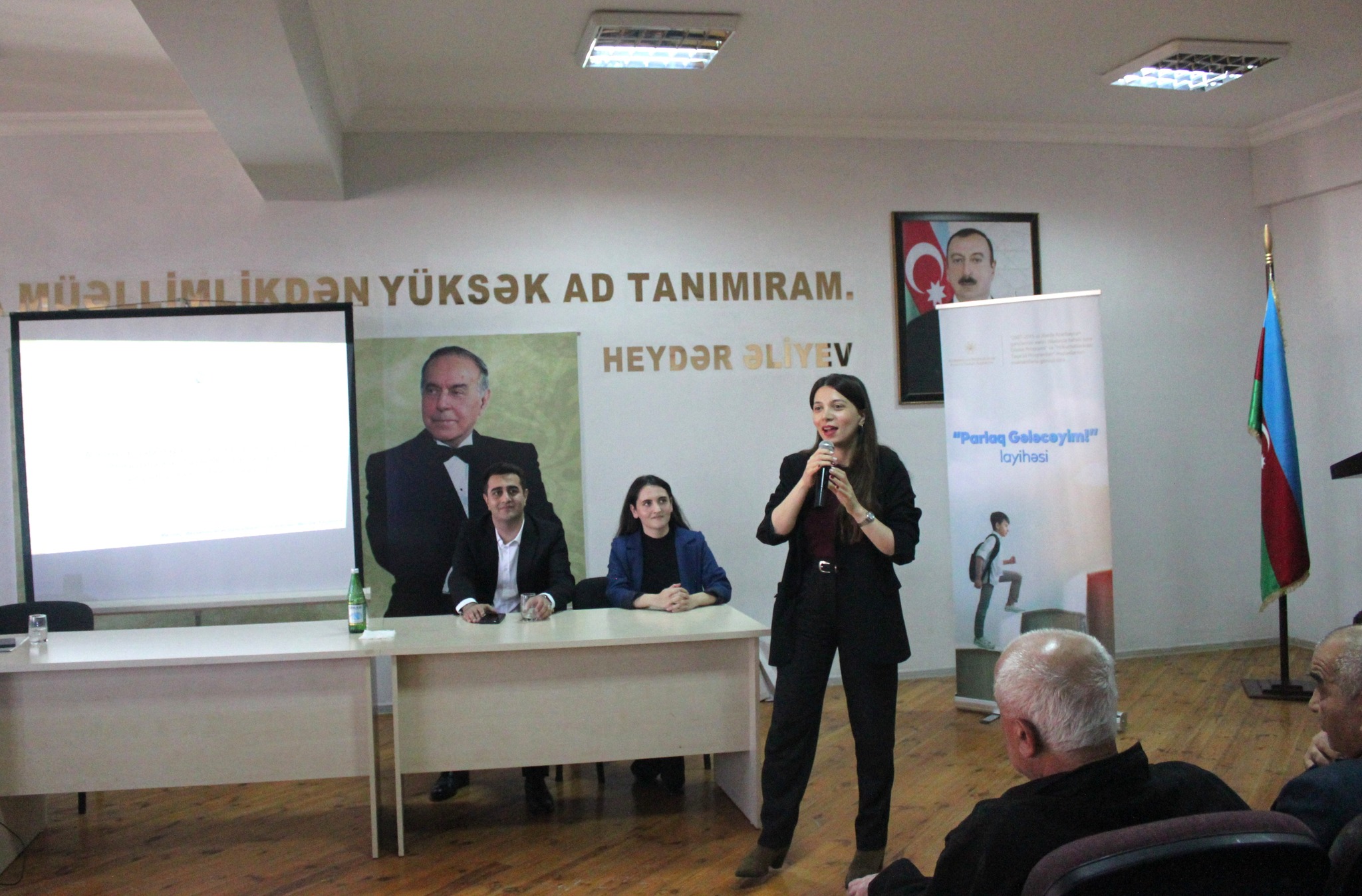 “Parlaq gələcəyim” layihəsi çərçivəsində Sabirabadda şagirdlərlə görüş keçirilib