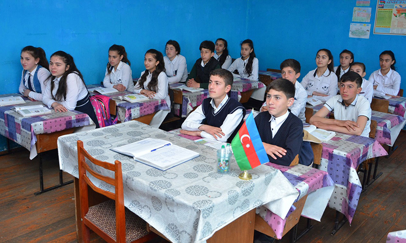 “Bizim müəllim”