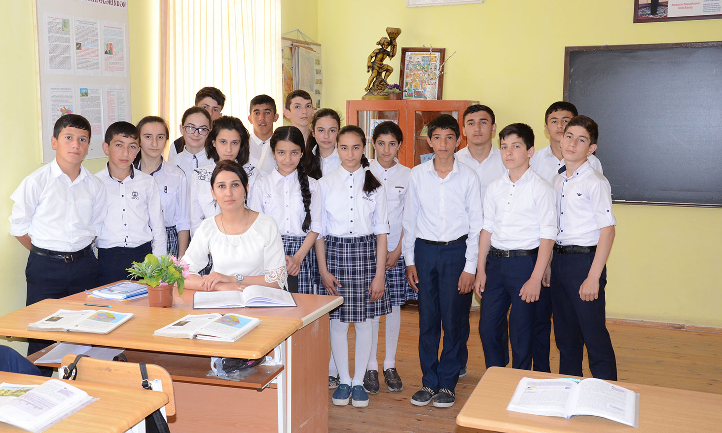 “Bizim müəllim”