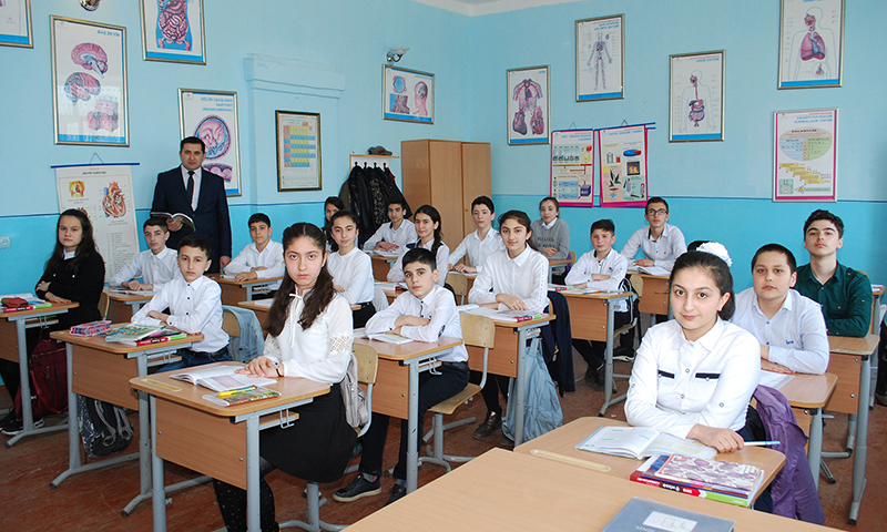 “Bizim müəllim”