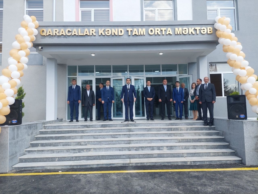 Bölgələrdə məktəb açılışları olub