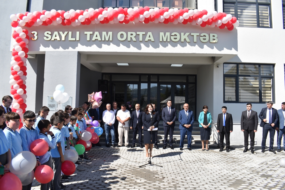 Bölgələrdə məktəb açılışları olub