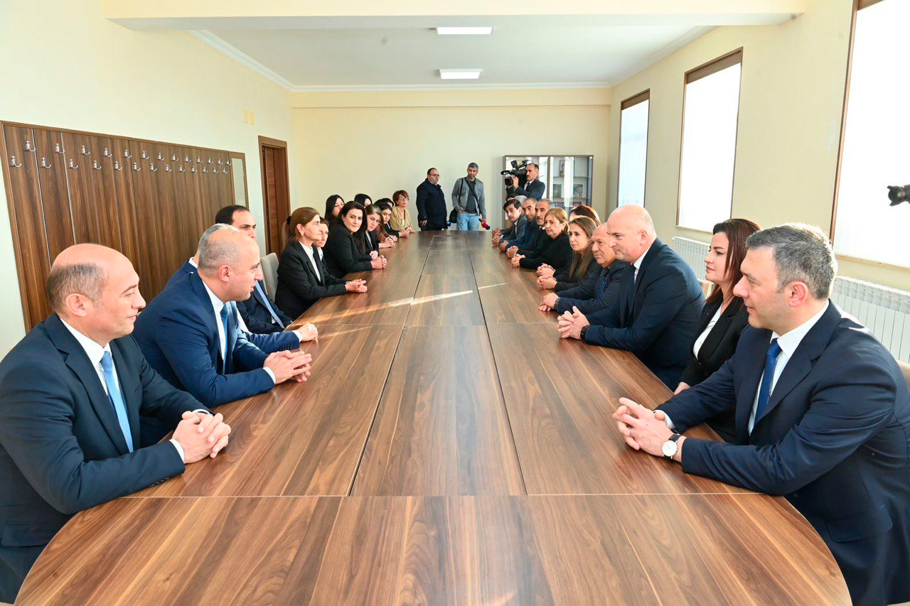 Nazir Naxçıvanda məktəb açılışında iştirak edib