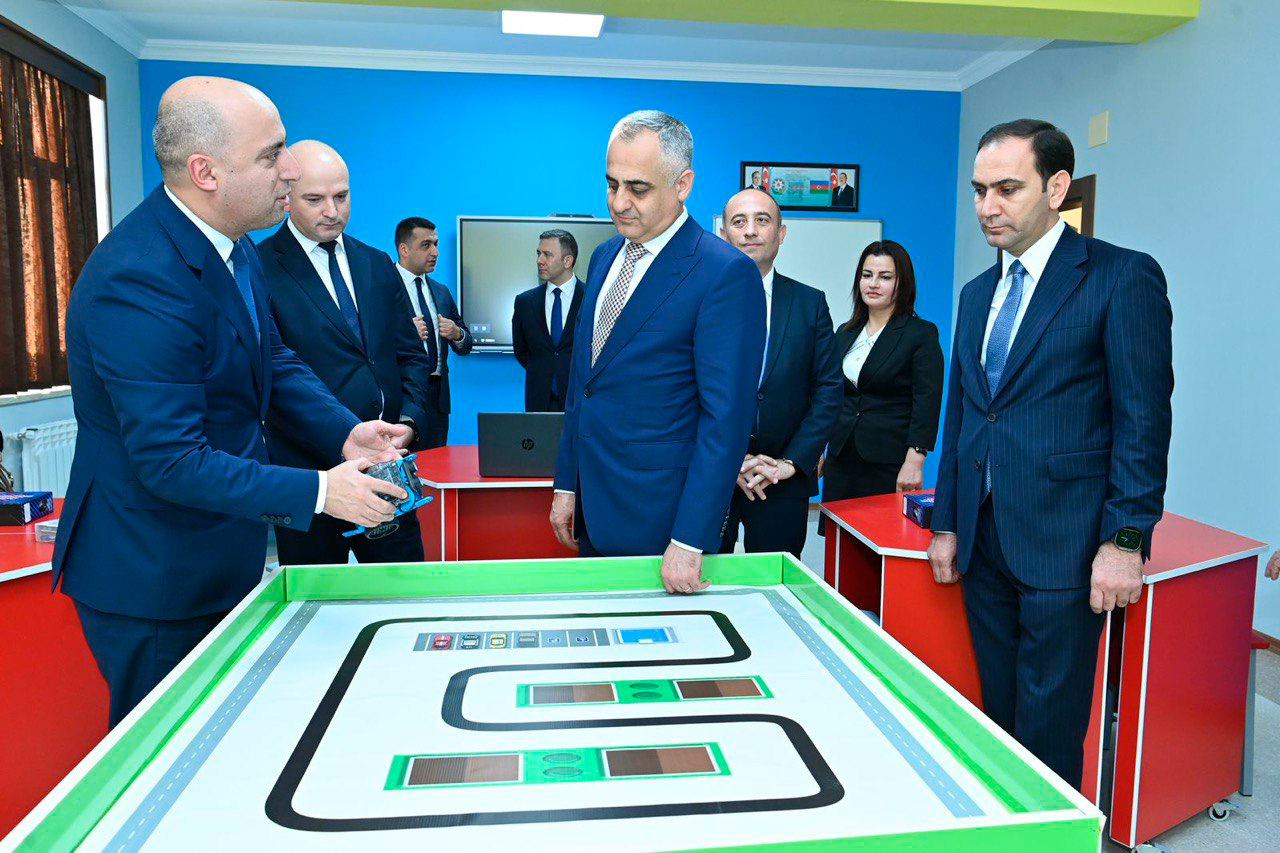 Nazir Naxçıvanda məktəb açılışında iştirak edib