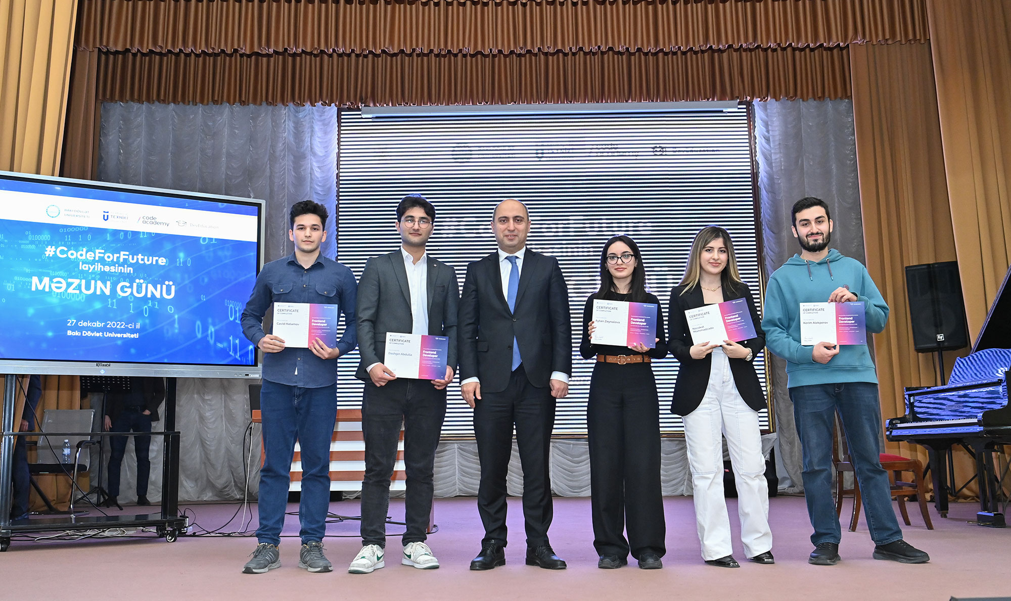 BDU-da “Code For Future” layihəsinin məzun günü keçirilib