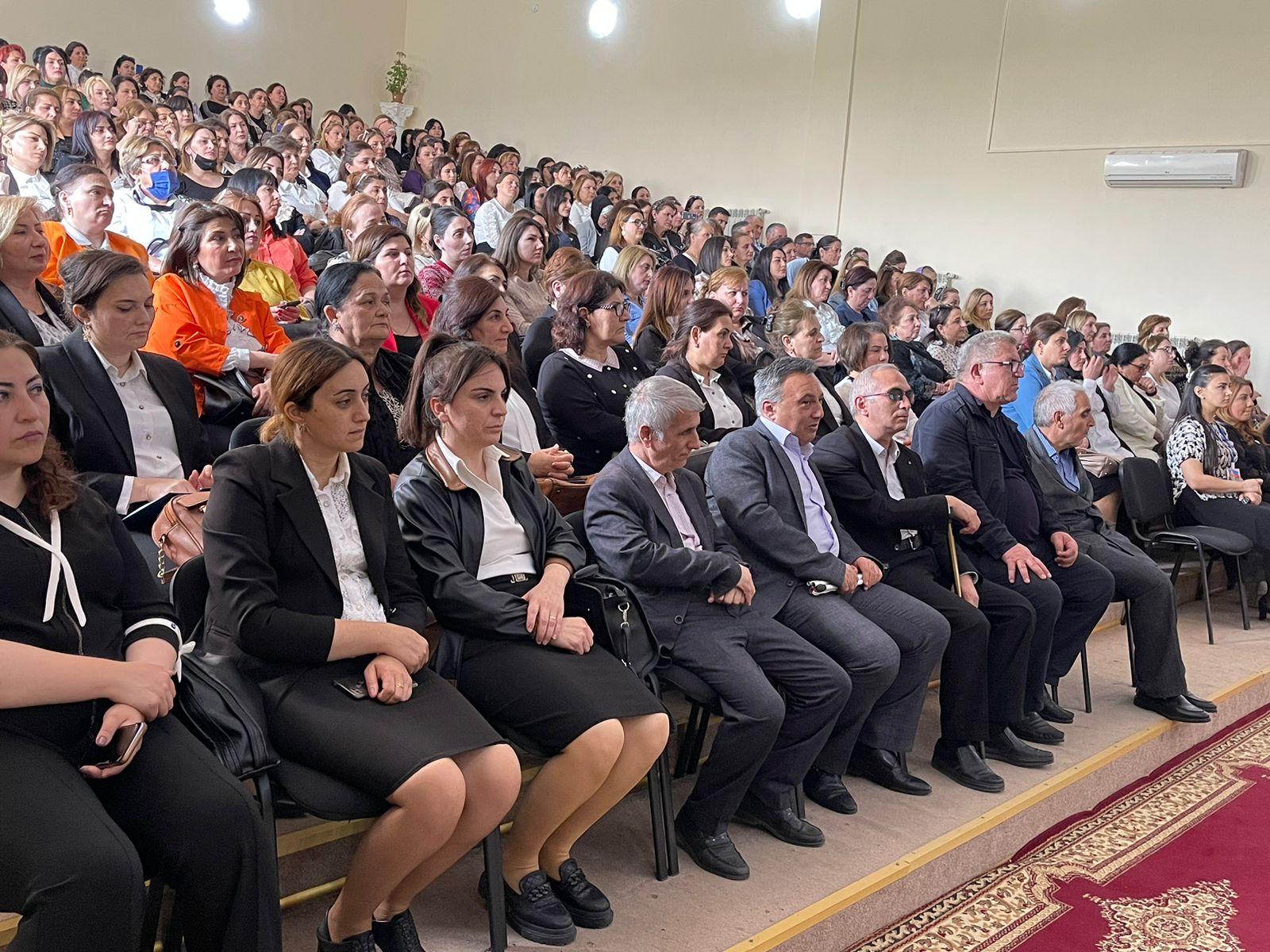 Təhsilverənlərin sertifikatlaşdırılması prosesinə dair görüşlər davam edir