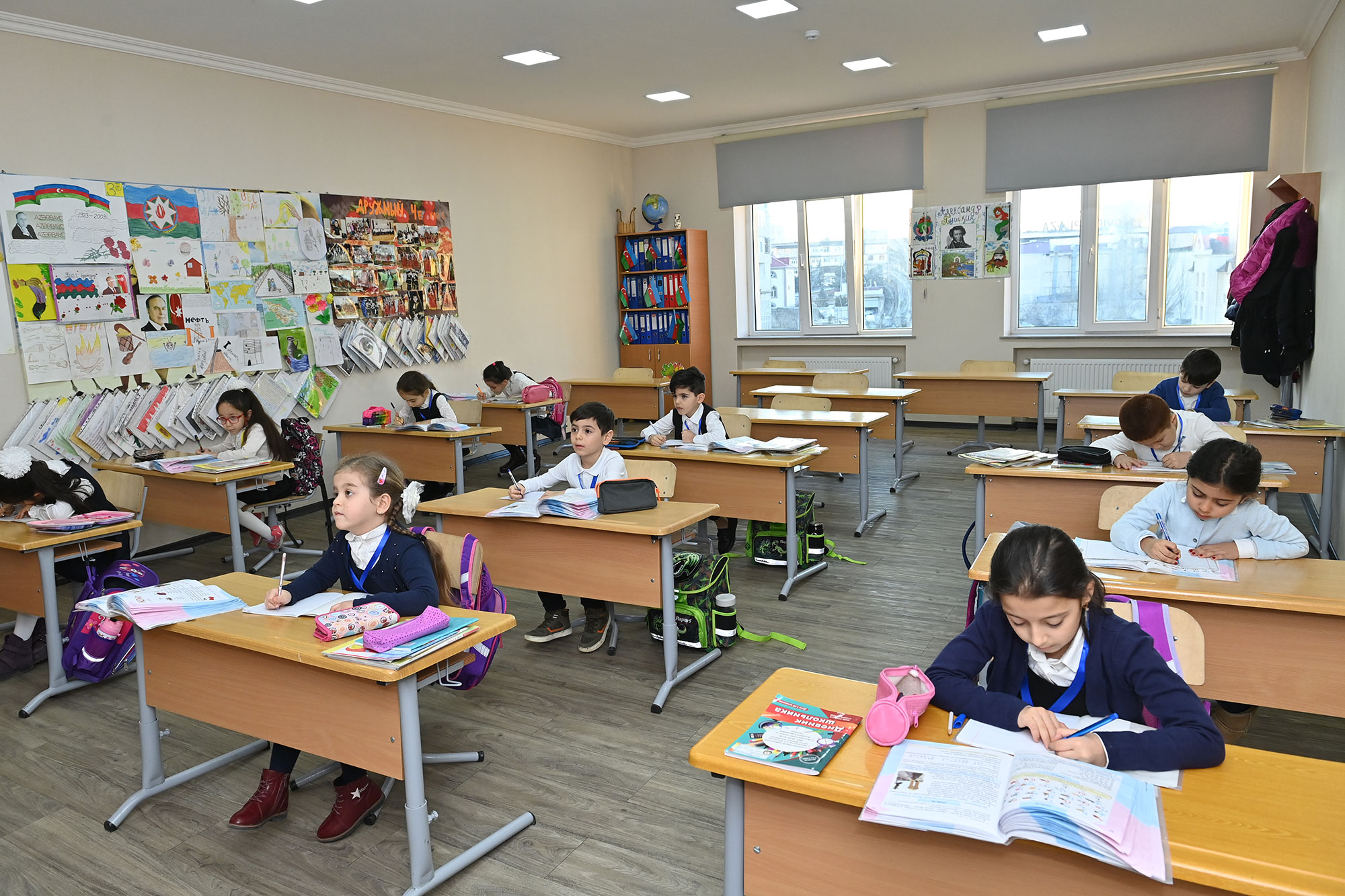 Məktəbə qayıdan uşaqlar - FOTOLAR