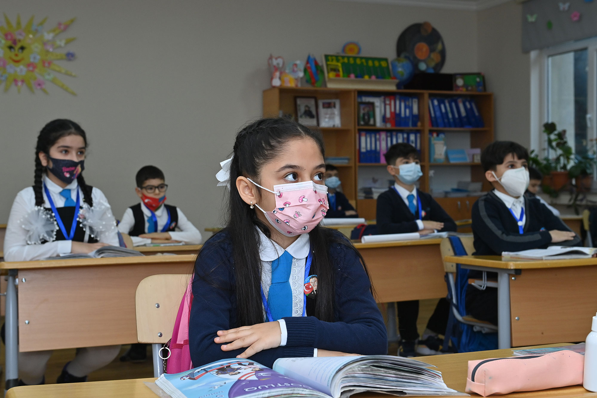 Məktəbə qayıdan uşaqlar - FOTOLAR
