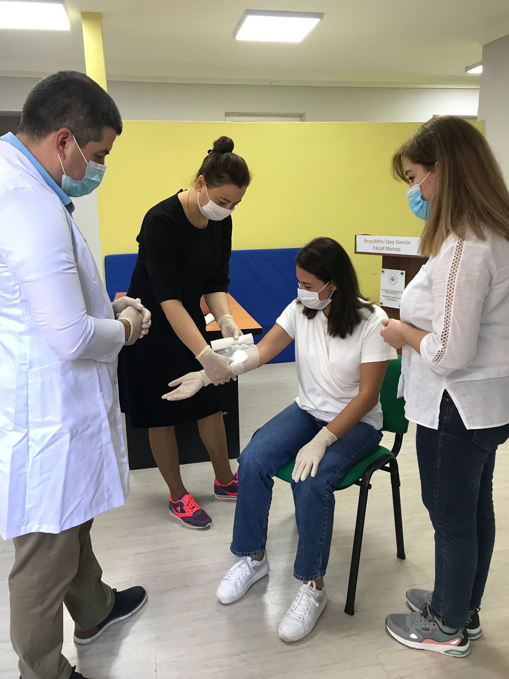 Məktəbdənkənar təhsil müəssisəsində hərbi vətənpərvərlik mövzusunda təlimlər