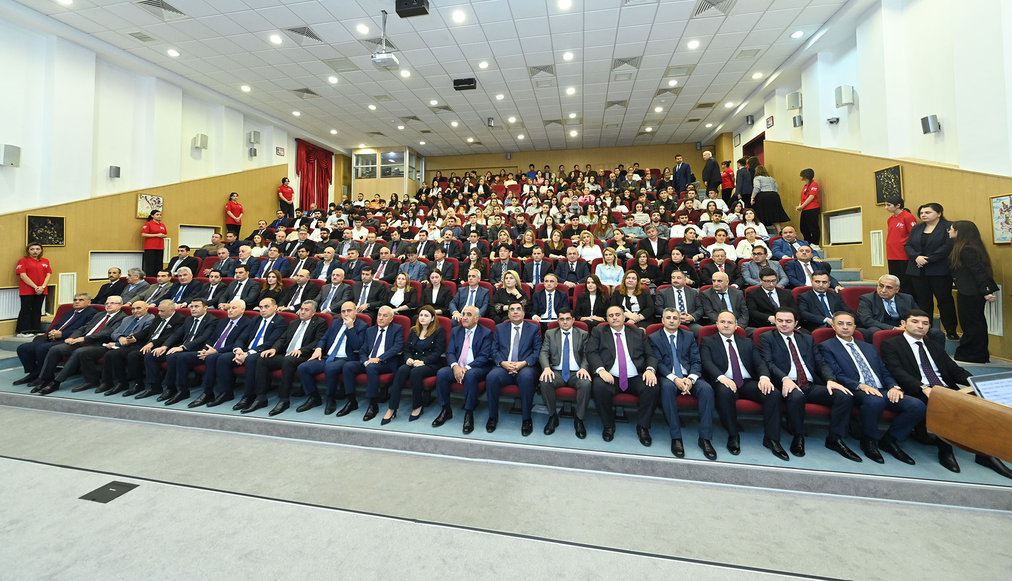 BMU-da ümummilli lider Heydər Əliyevin büstünün açılış mərasimi və konfrans keçirilib