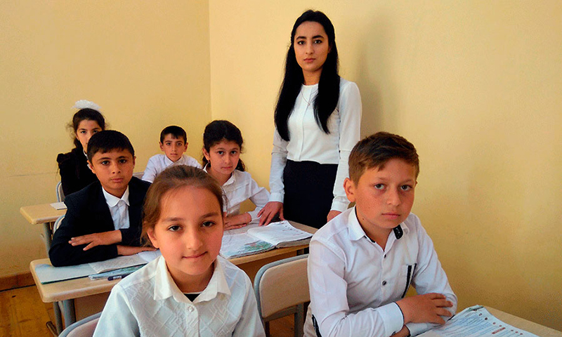 “Bizim müəllim”