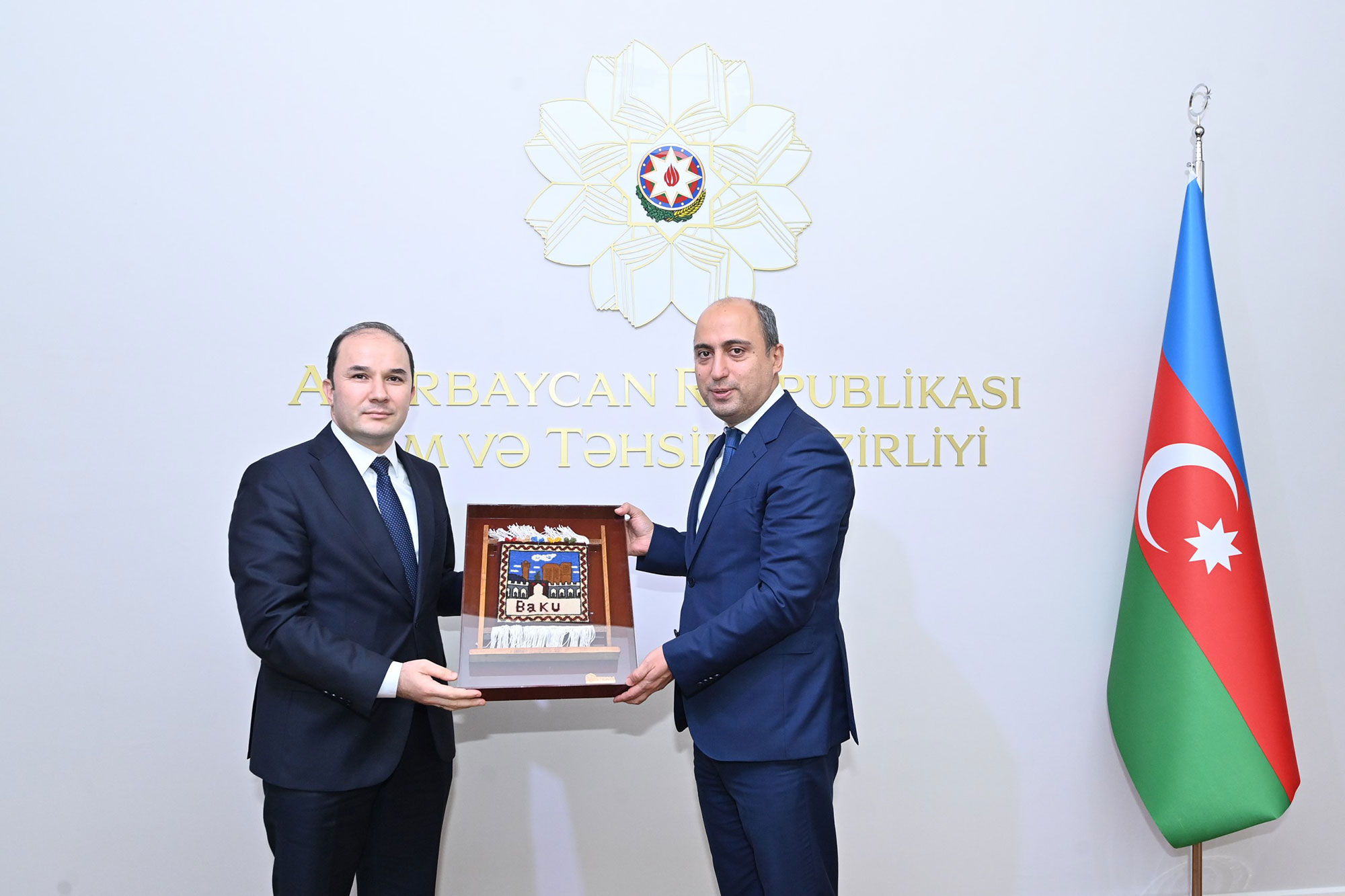 Elm və təhsil naziri Tacikistan səfiri ilə görüşüb