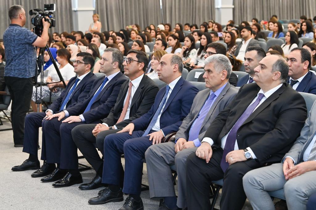 Gənc müəllimlər III forumunu keçirdi