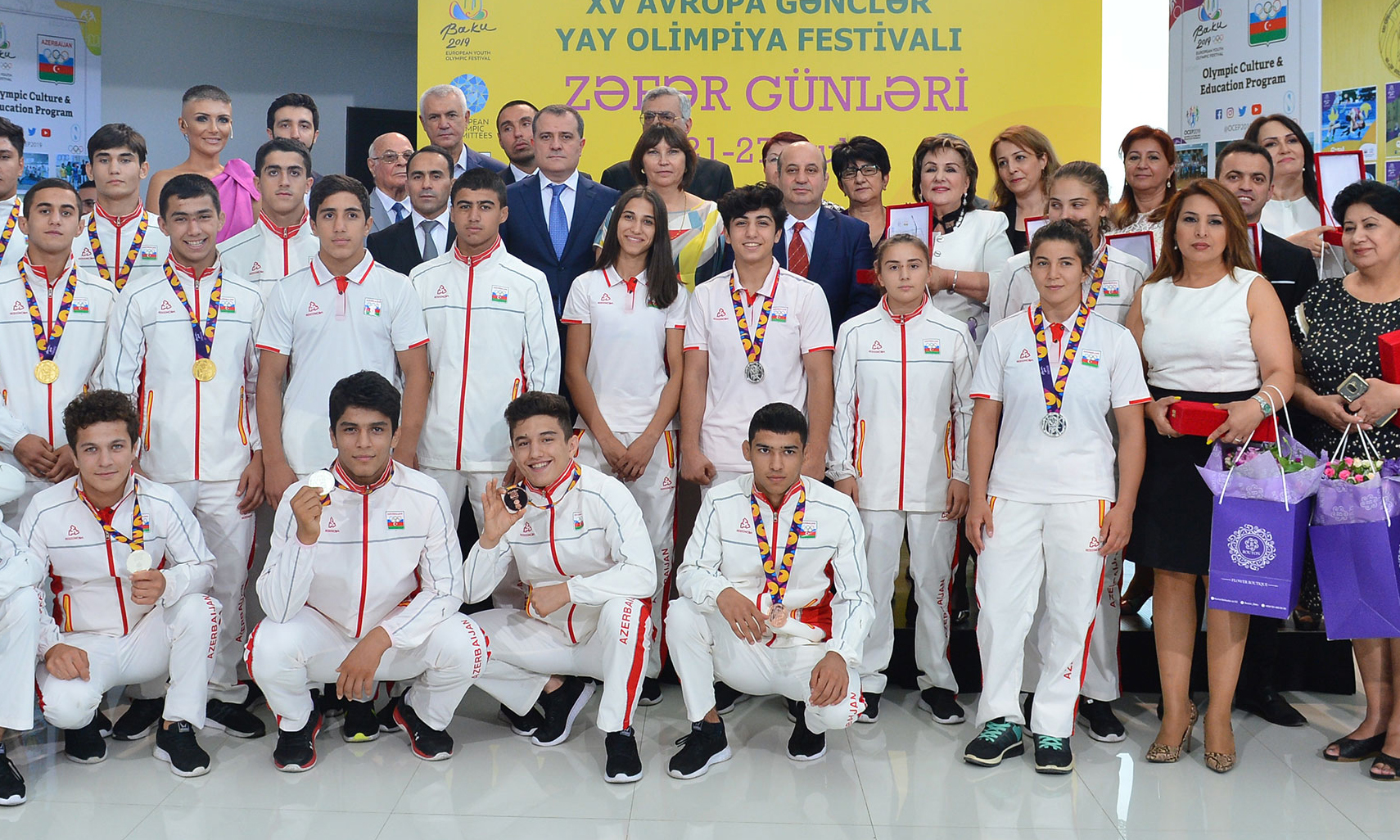 XV Avropa Gənclər Olimpiya Festivalında uğur qazanan idmançılarımızla Milli Olimpiya Komitəsində görüş keçirilib