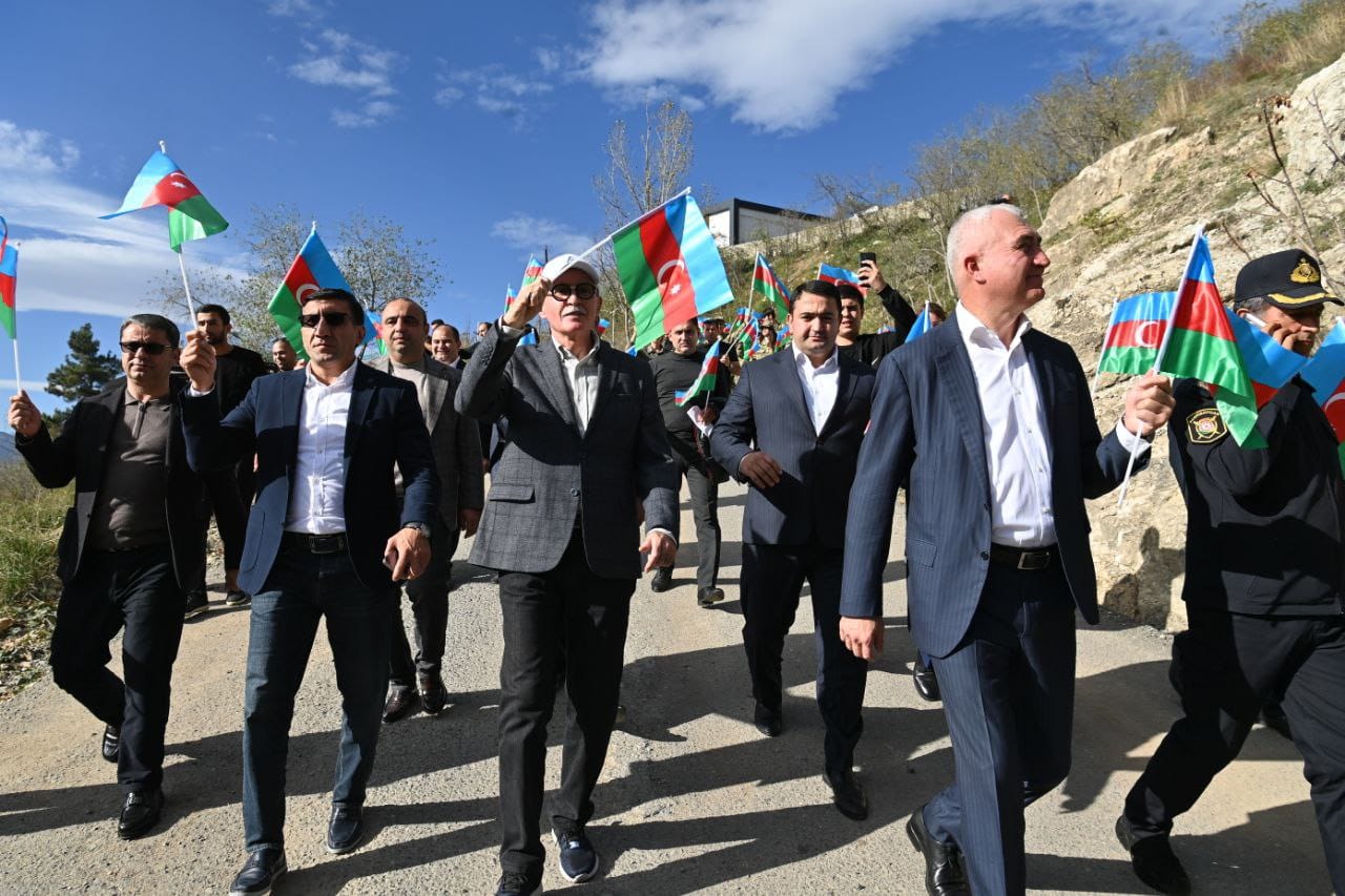 Elm və Təhsil Nazirliyi Müdafiə Nazirliyi ilə birgə Laçında “Bayraq yürüşü” keçirib