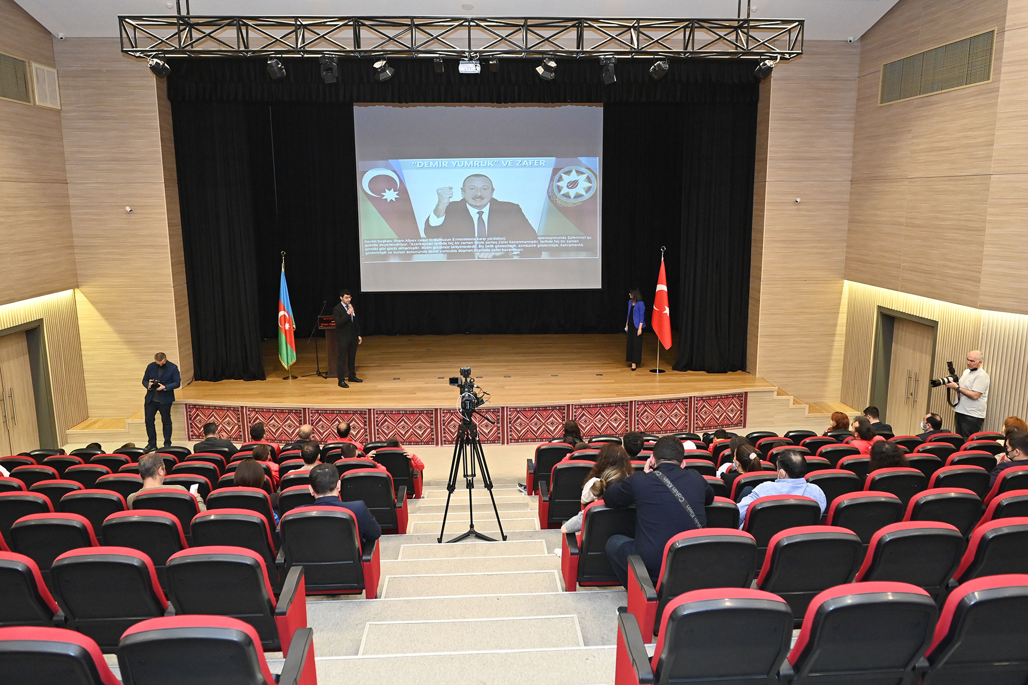 Türkiyəli məktəblilər ölkəmizdə səfərdədir