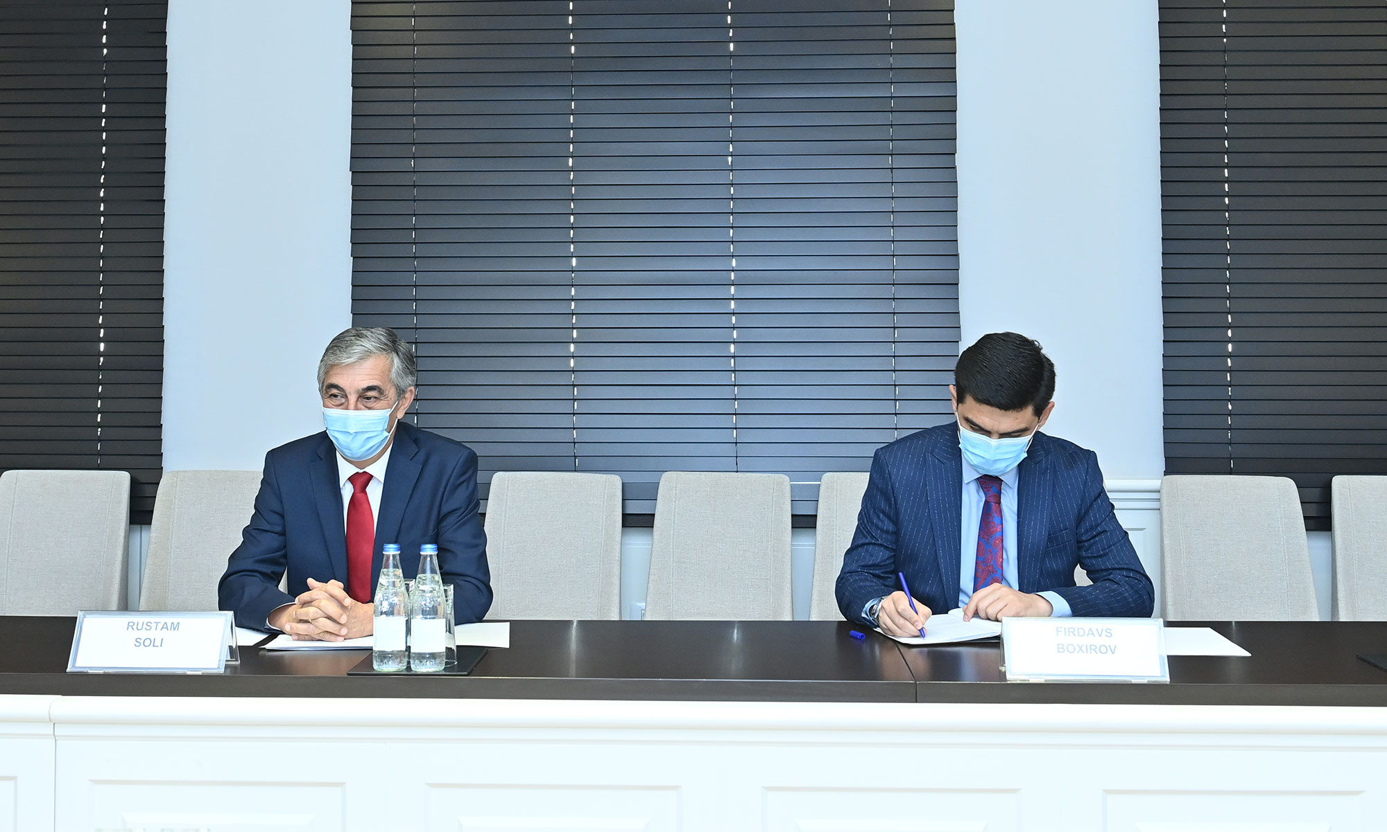 Təhsil naziri Tacikistanın ölkəmizdəki səfiri ilə görüşüb
