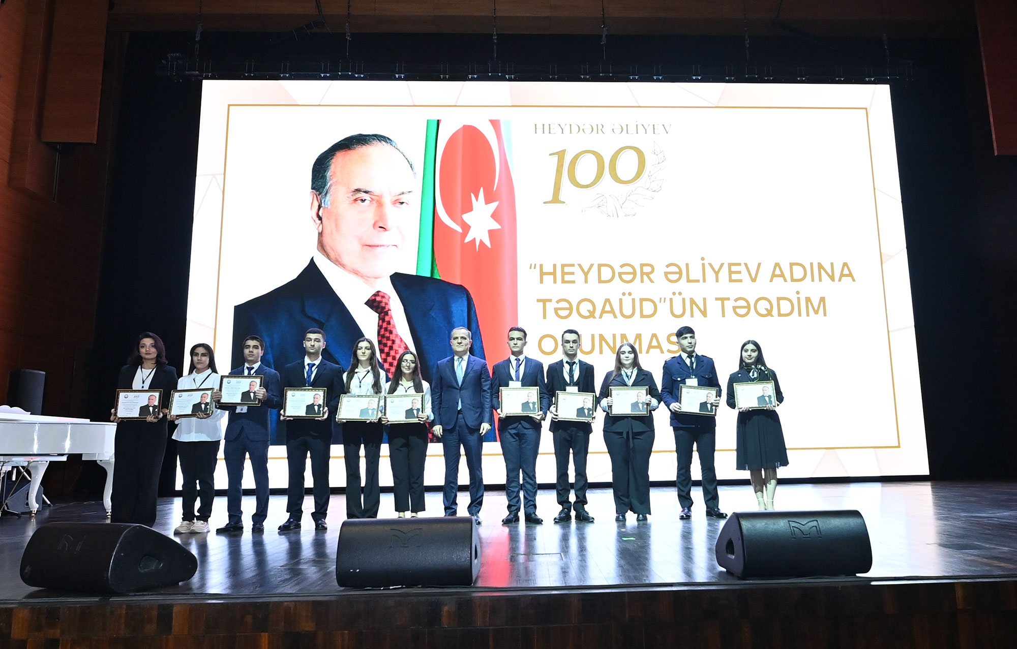 Azərbaycan müəllimlərinin XVI qurultayı başa çatıb