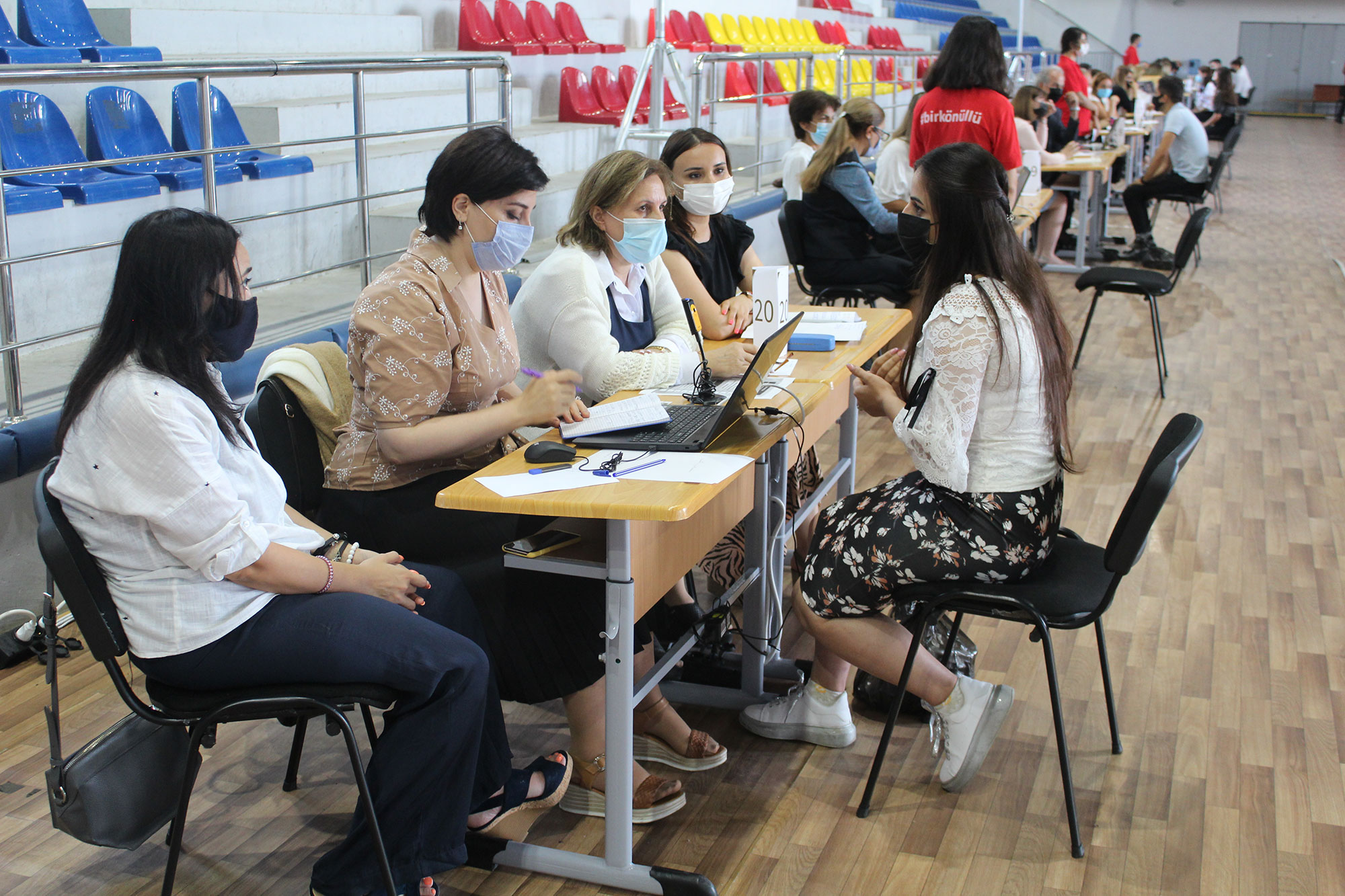 Media nümayəndələri müsahibə mərhələsini izləyib