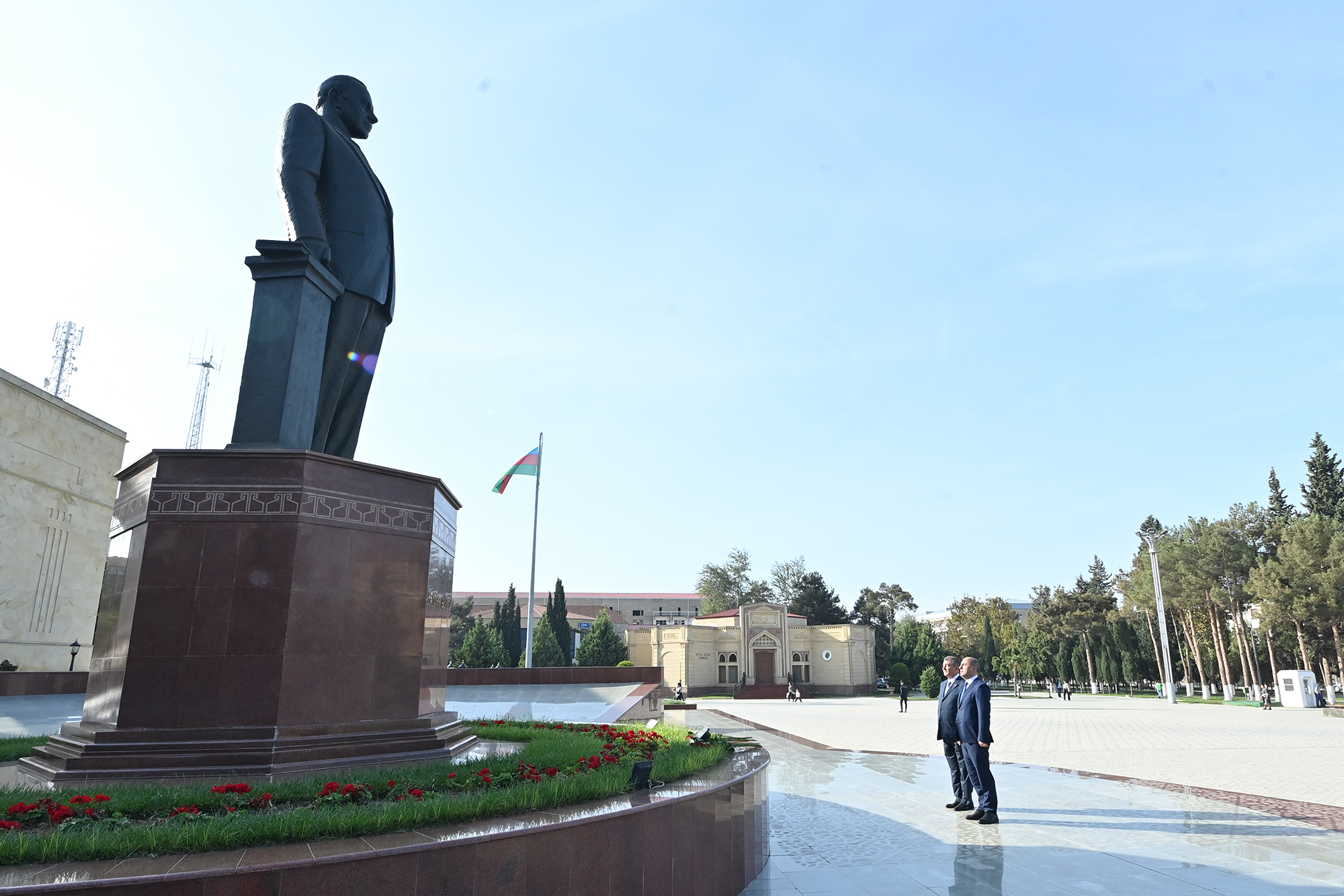 Elm və təhsil naziri Şirvanda vətəndaşları qəbul edib