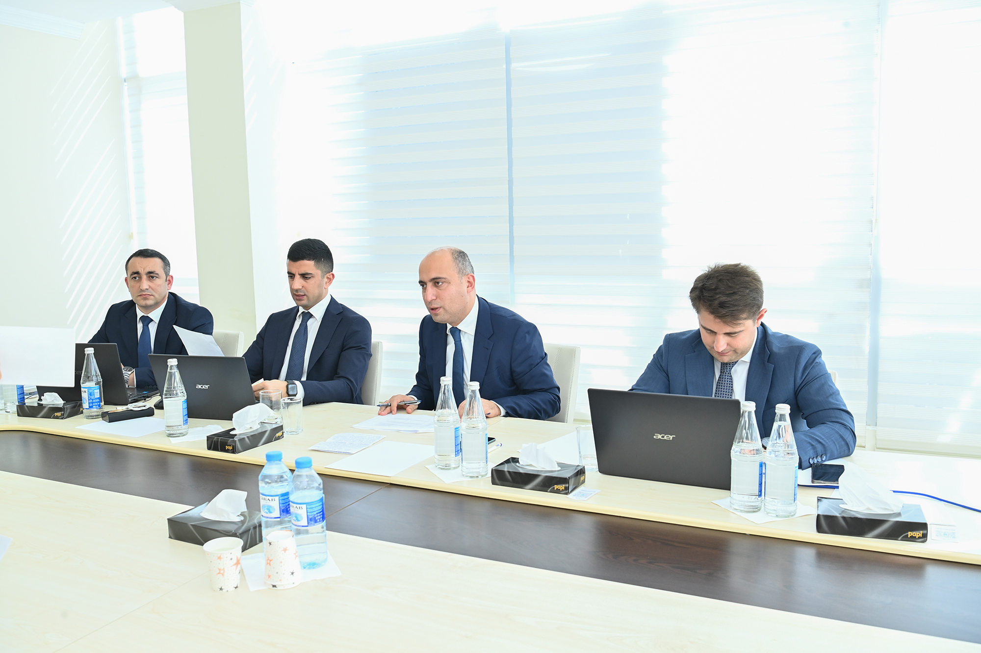 Elm və təhsil naziri Şirvanda vətəndaşları qəbul edib