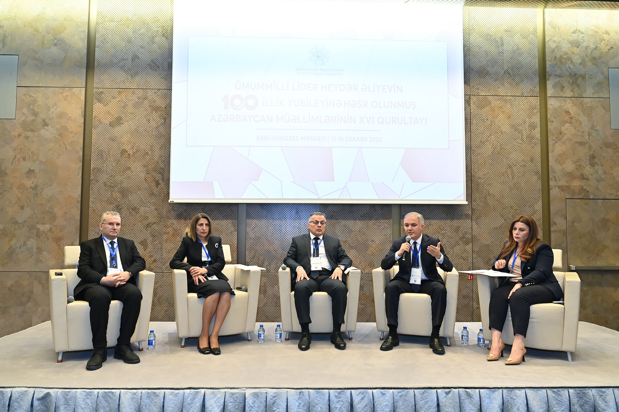 Müəllimlərin XVI qurultayının ilk gününün panel sessiyaları