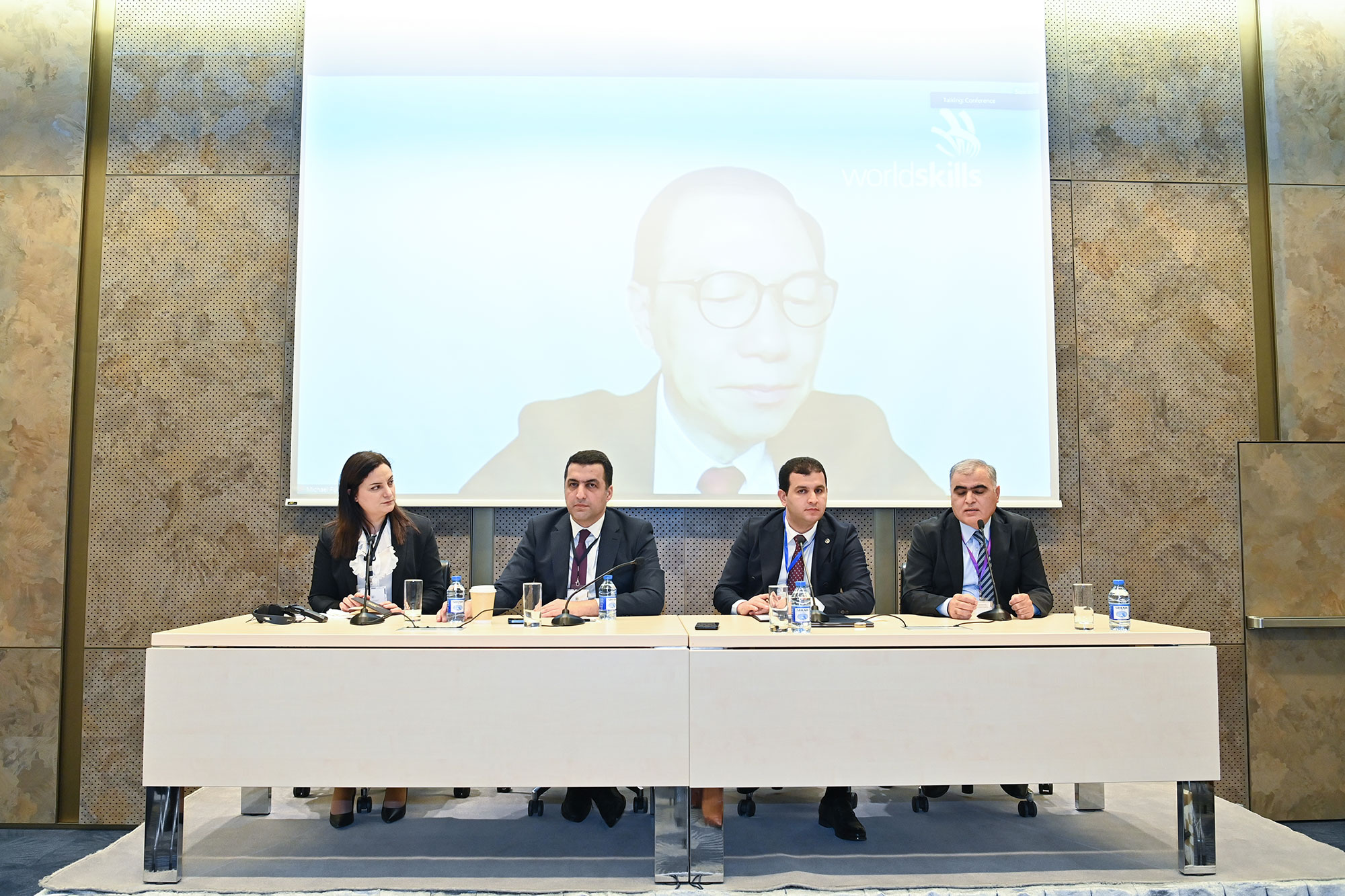 Müəllimlərin XVI qurultayının ilk gününün panel sessiyaları