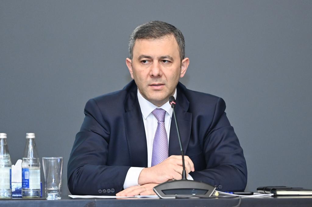 Elm və Təhsil Nazirliyində hesabat müşavirəsi