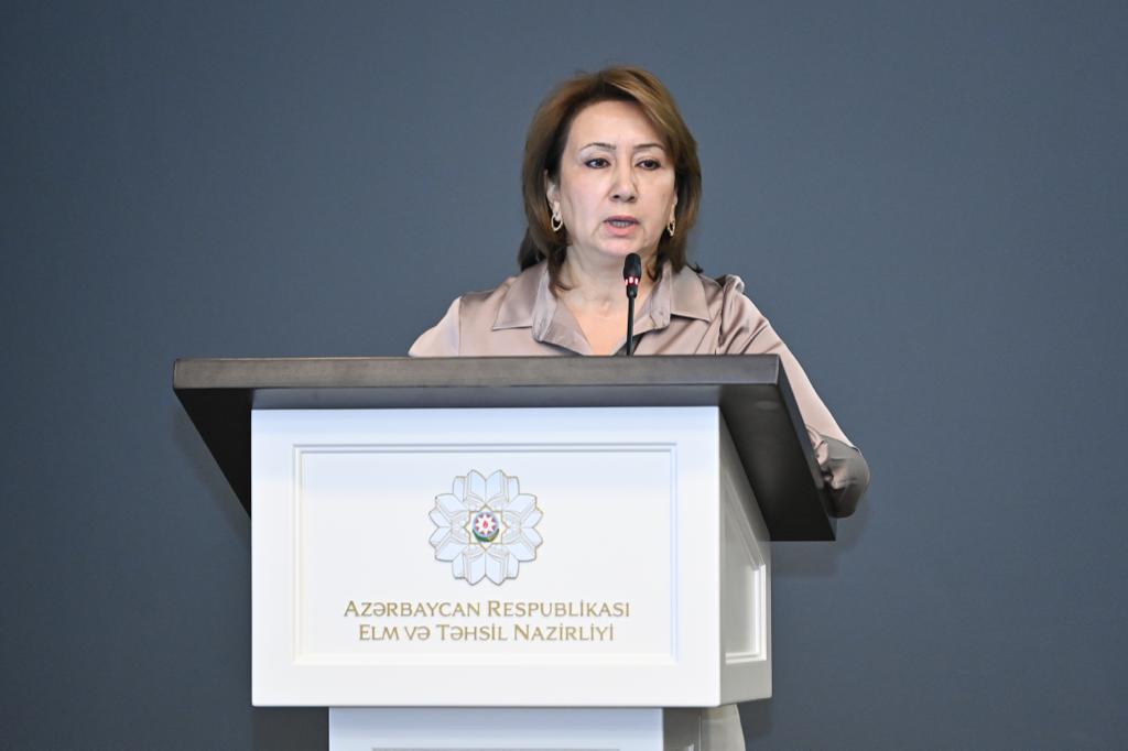 Elm və Təhsil Nazirliyində hesabat müşavirəsi