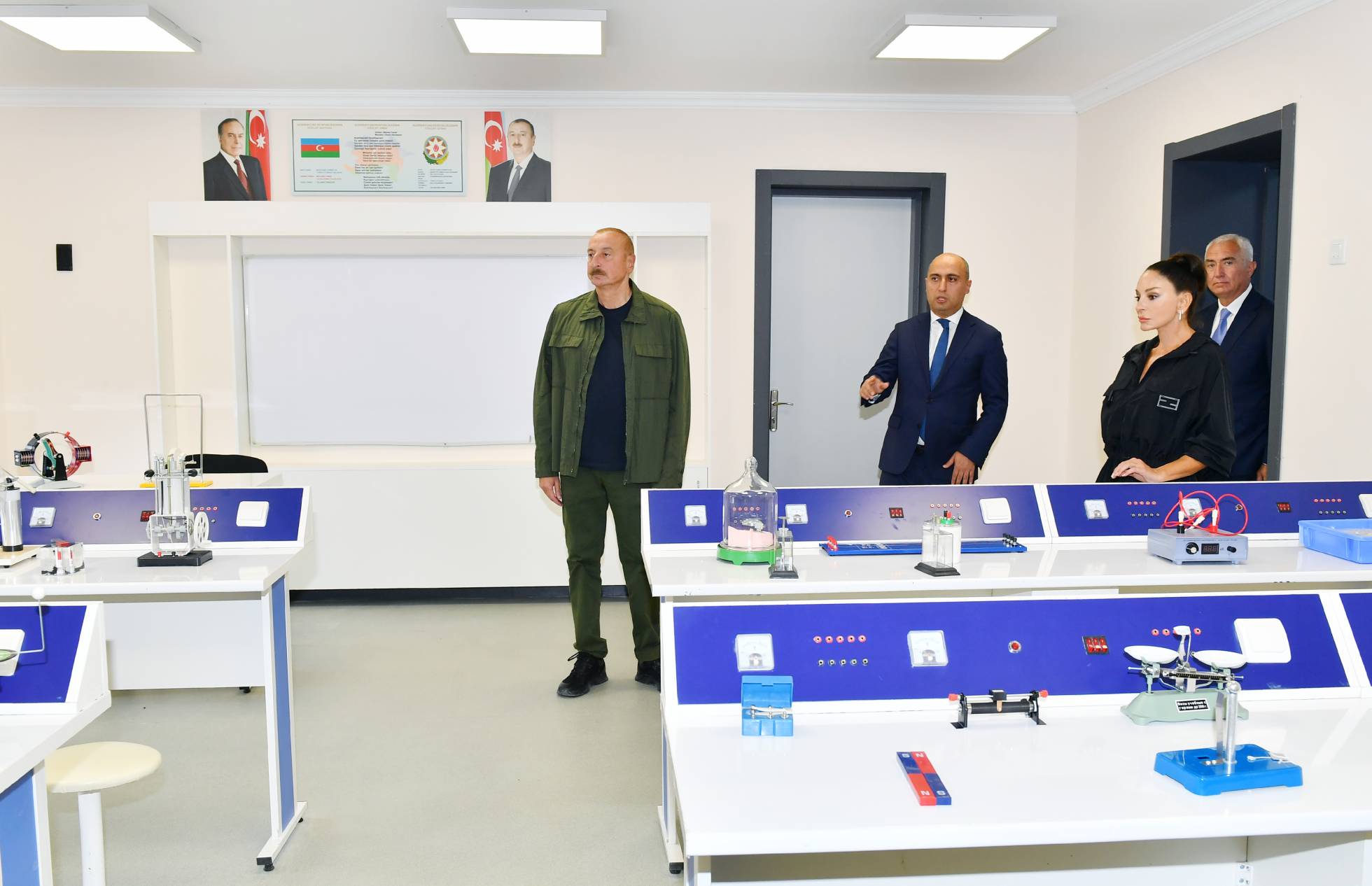Prezident İlham Əliyev və birinci xanım Mehriban Əliyeva Laçın rayon 2 nömrəli tam orta məktəbin əsaslı təmirdən sonra açılışında iştirak ediblər