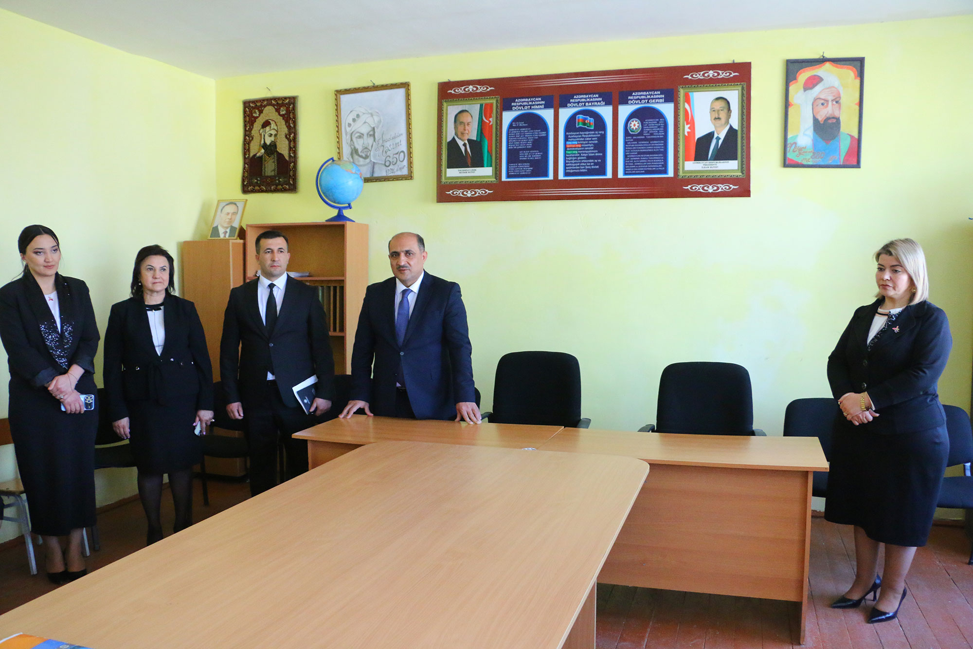 Nazir müavini Füzulidə təhsil müəssisələrində olub