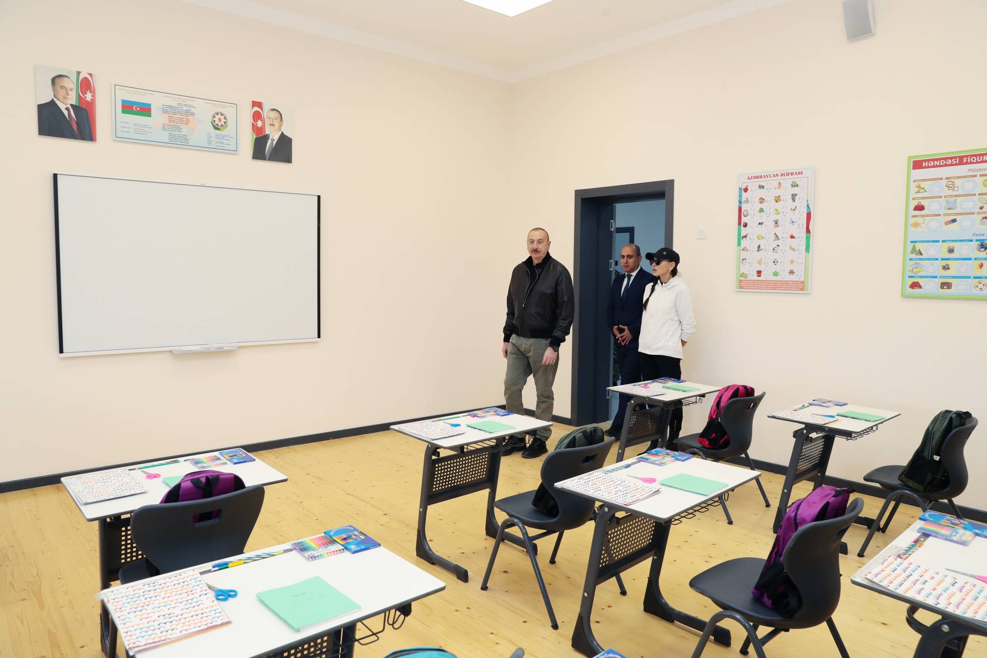 Prezident İlham Əliyev və birinci xanım Mehriban Əliyeva Şuşa şəhəri 1 nömrəli tam orta məktəbin açılışında iştirak ediblər