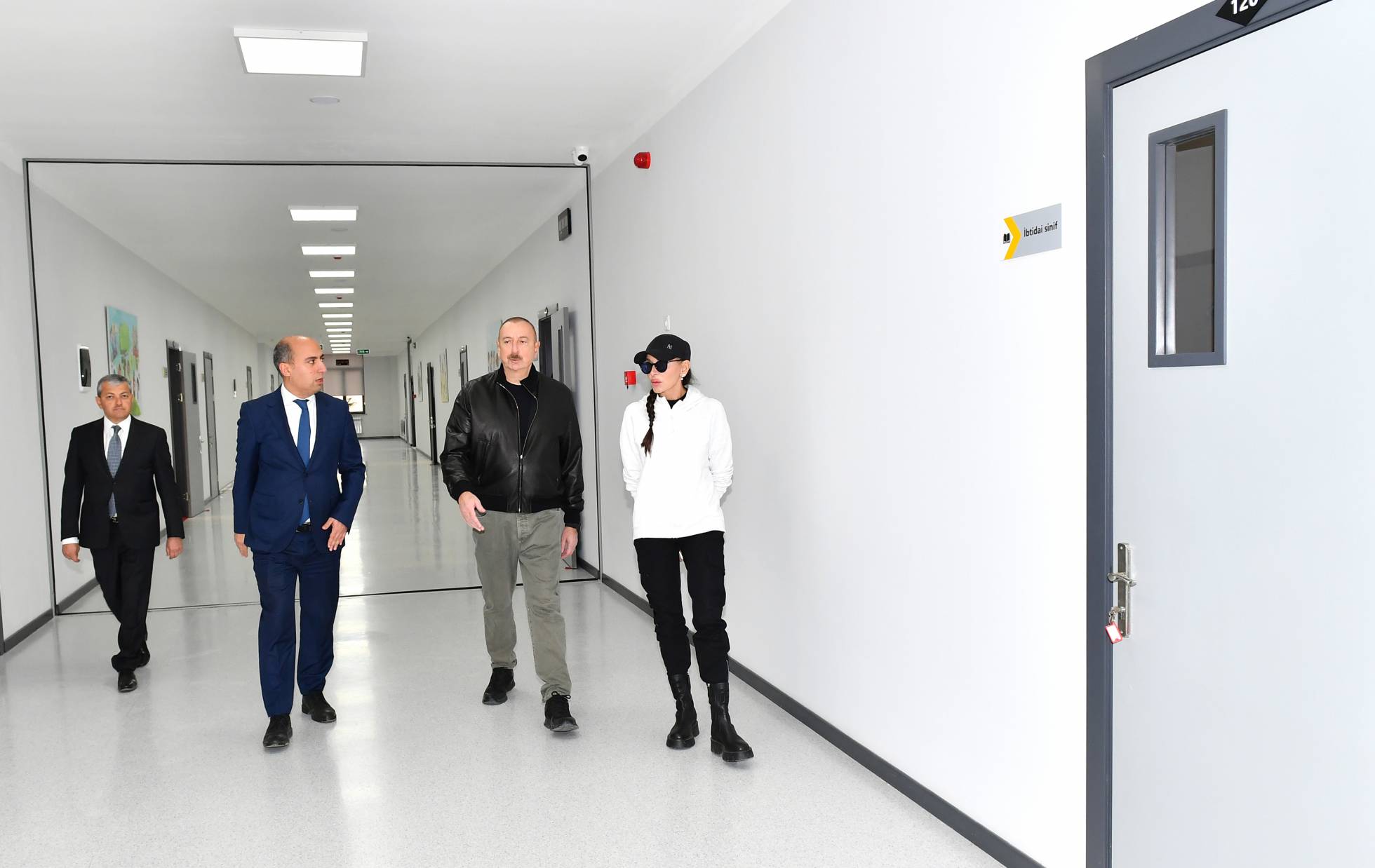 Prezident İlham Əliyev və birinci xanım Mehriban Əliyeva Şuşa şəhəri 1 nömrəli tam orta məktəbin açılışında iştirak ediblər