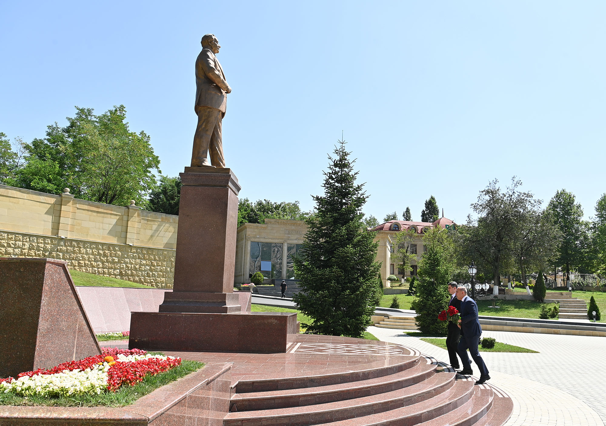 Elm və təhsil naziri Lerikdə vətəndaşları qəbul edib