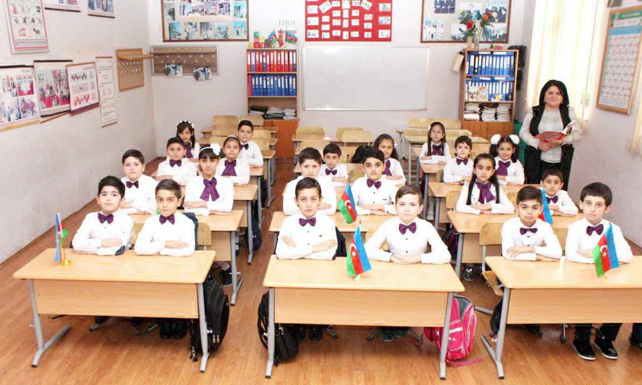 Ömrünün 40 ilini uşaqlara həsr etmiş müəllim