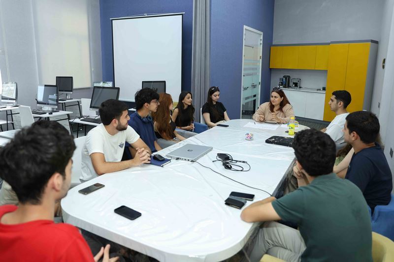 UNEC-in 18 tələbəsi təhsilini Avropanın aparıcı universitetlərində davam etdirəcək