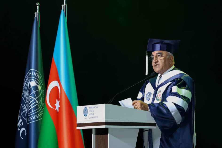 UNEC “Məzun günü” keçirib: bu il universiteti 5300-ə yaxın tələbə bitirir