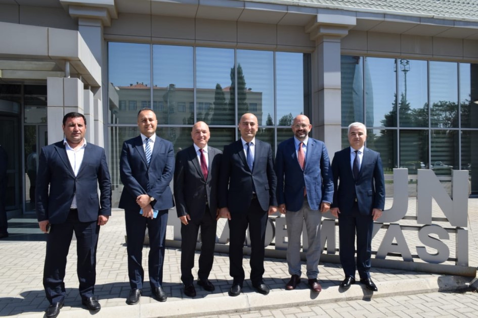 Texnologiya Universiteti ilə “Azersun Holding” arasında memorandum imzalanıb