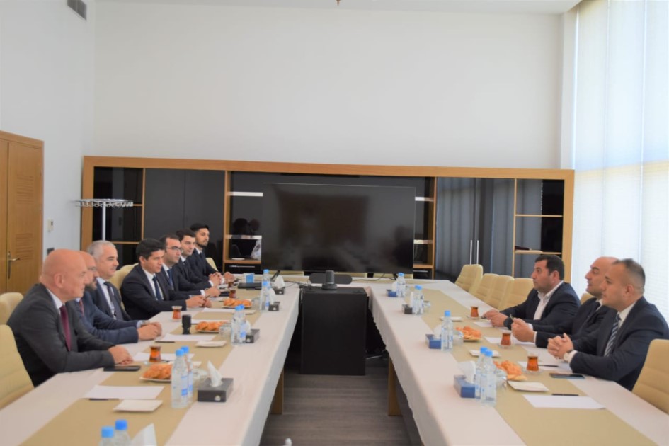 Texnologiya Universiteti ilə “Azersun Holding” arasında memorandum imzalanıb