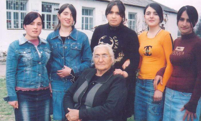 “Mənim sevimli sənətim, mənim doğma məktəbim, nə qədər ömrüm var, səninlə yaşayacağam”...