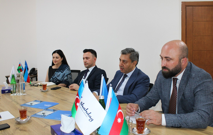 Təhsil Tələbə Krediti Fondu ilə Şahdağ Turizm Mərkəzi arasında memorandum imzalanıb