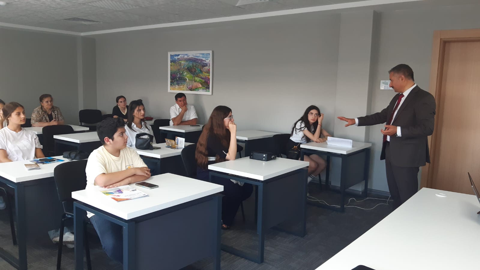 Qarabağ Universiteti ali təhsil müəssisələrinin sərgisində təmsil olunub
