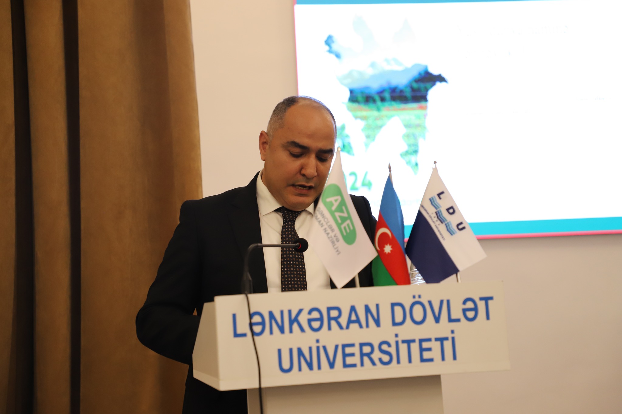 LDU-da “Yaşıl iqtisadiyyat və davamlı inkişaf” mövzusunda konfrans keçirilib