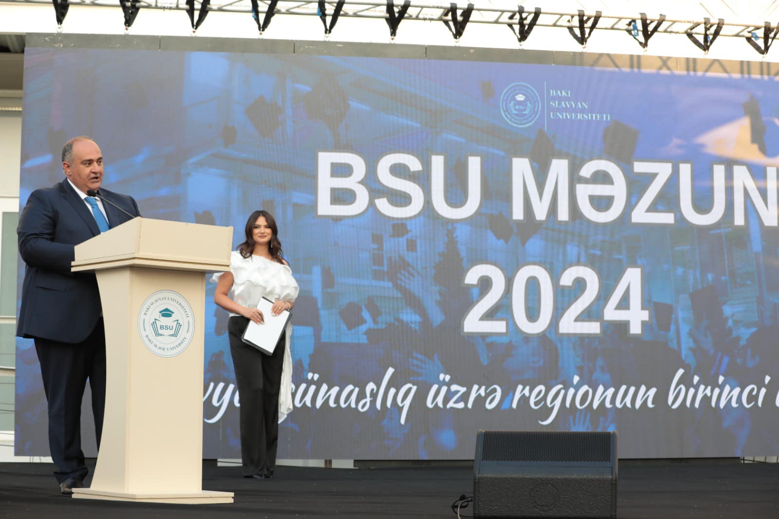 Bakı Slavyan Universitetinin məzun günü keçirilib