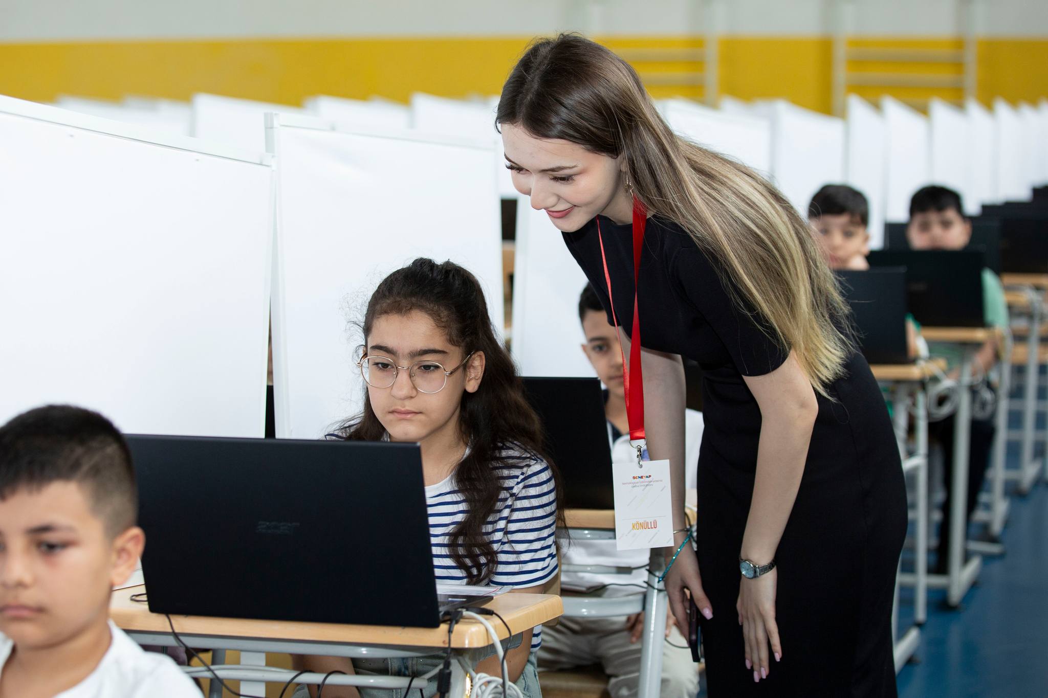 “Deneyap” texnologiya laboratoriyasına şagird seçimi imtahanı keçirilib